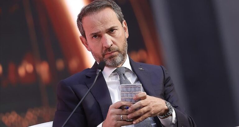 bakan-bayraktar-sakarya-gaz-sahasinda-gunluk-uretim-40-milyon-metrekupe-cikacak-vjn31ltg.jpg